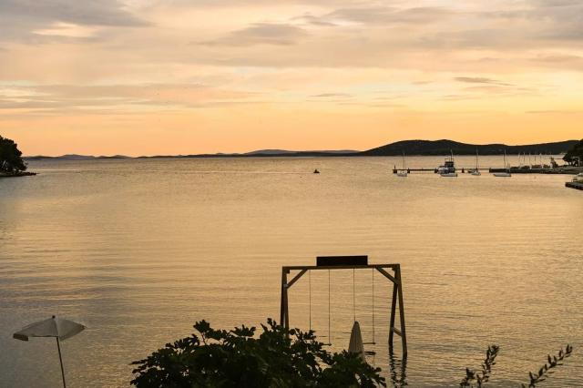 Crvena Luka Apartments & Villas