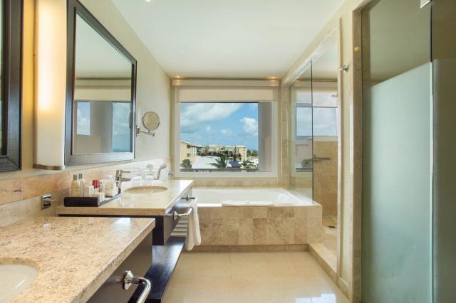 Dreams Jade Resort & Spa