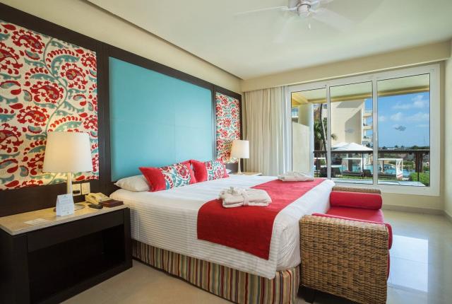 Dreams Jade Resort & Spa