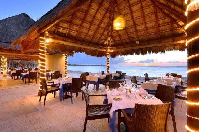 Grand Palladium Kantenah Resort