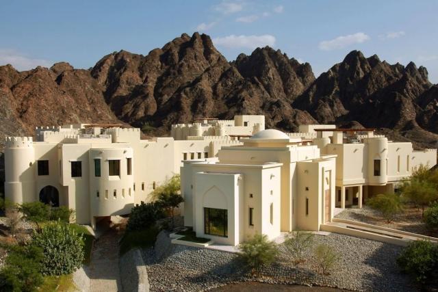 Al Bustan Palace Ritz Carlton Hotel