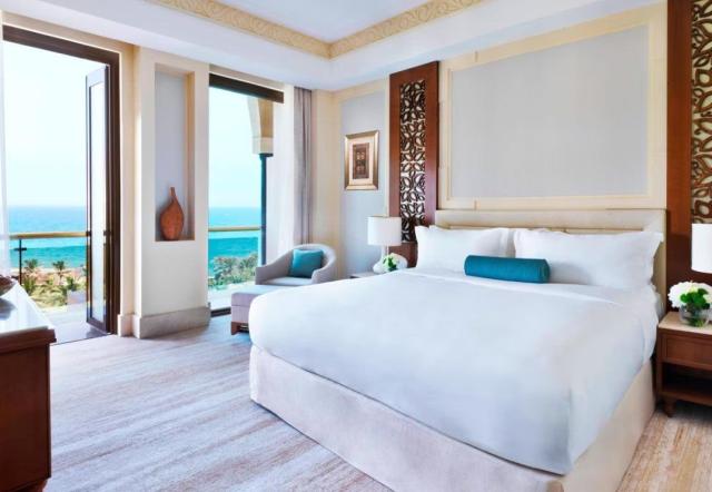 Al Bustan Palace Ritz Carlton Hotel