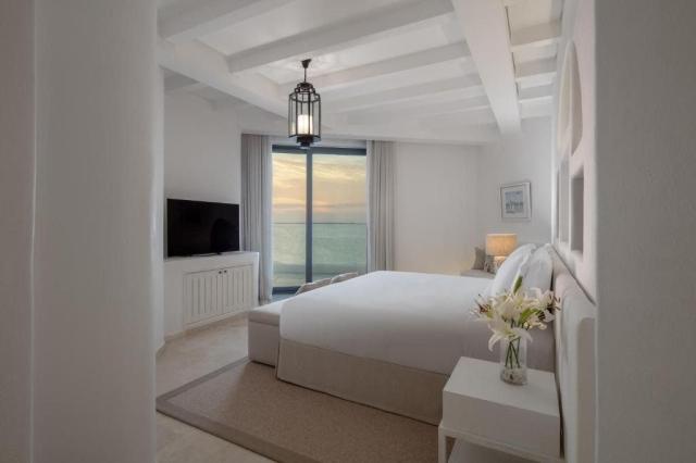 Anantara Santorini Abu Dhabi Retreat - Adults Only