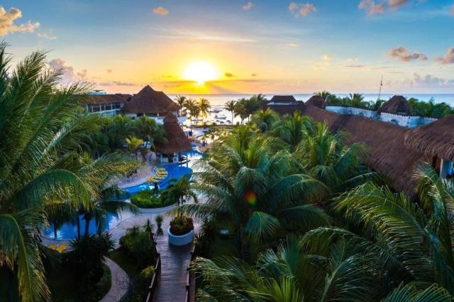 The Reef Coco Beach