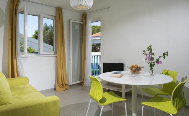 Port 9 Apartments