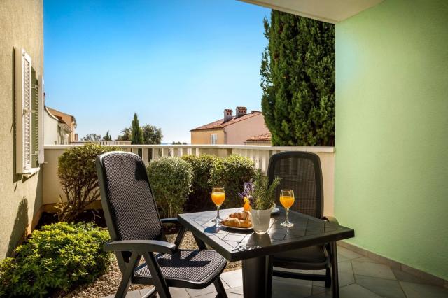 Maistra Select Amarin Resort