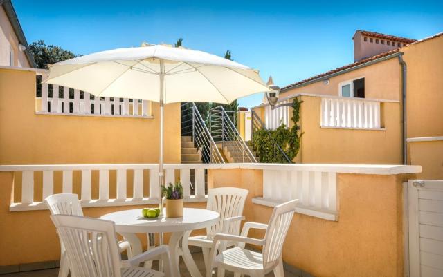 Maistra Select Amarin Resort