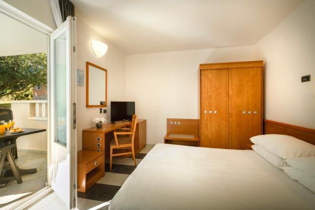Maistra Select Amarin Resort