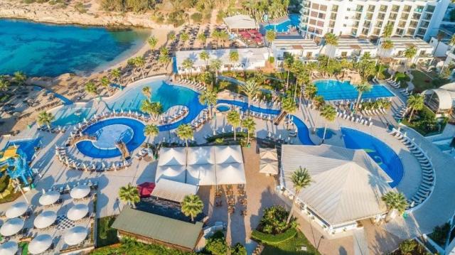 Hotel Adams Beach