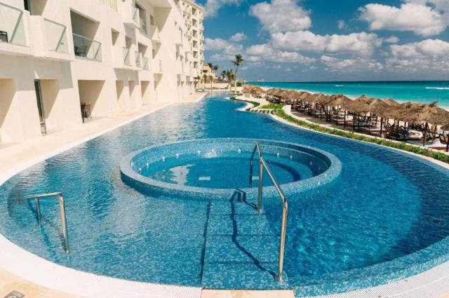 Hotel Emporio Cancun