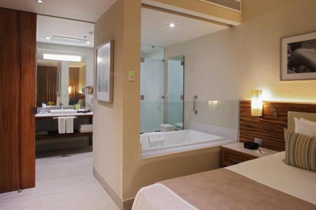 Hotel Emporio Cancun