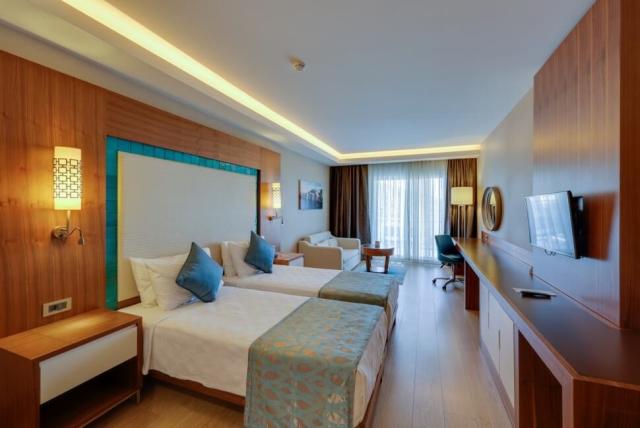 Ramada Hotel & Suites Kusadasi