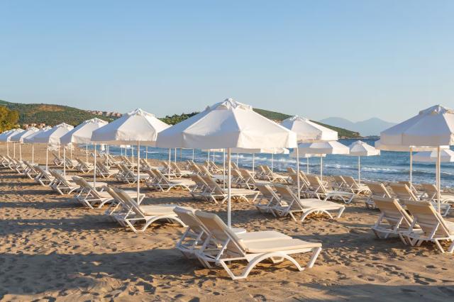Ramada Hotel & Suites Kusadasi