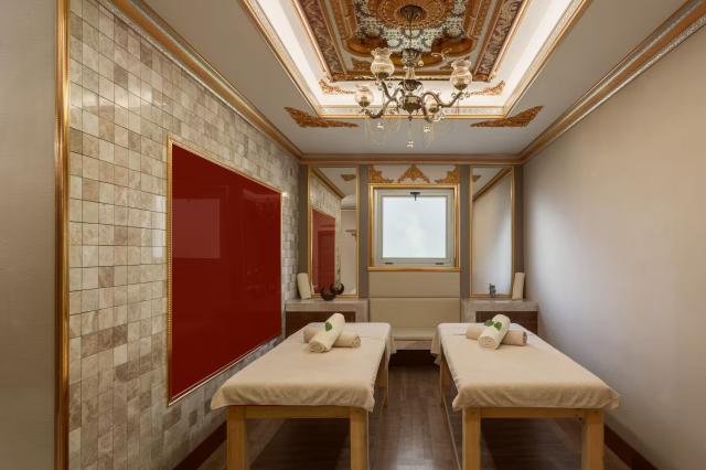 Ramada Hotel & Suites Kusadasi