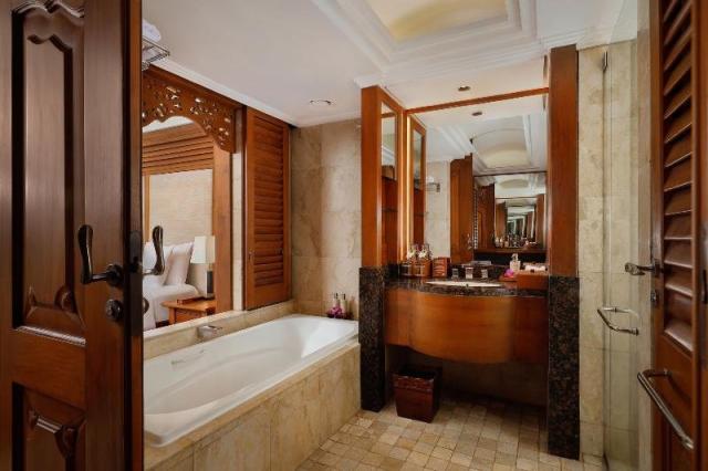 Nusa Dua Beach Hotel & Spa