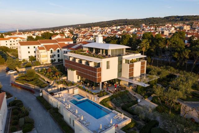 Velaris Resort