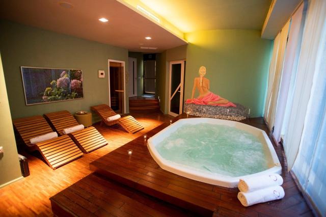 Velaris Resort
