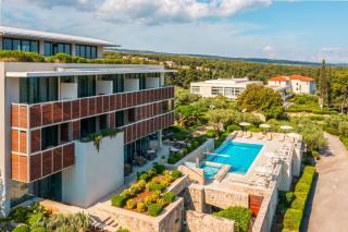 Velaris resort