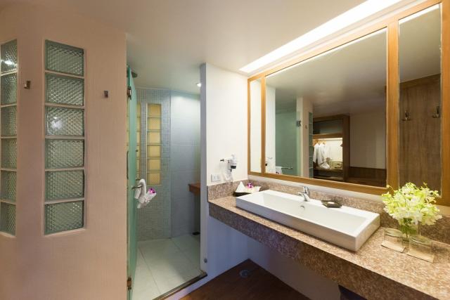 Na cestě po Thajsku & Hotel Katathani Phuket Beach Resort