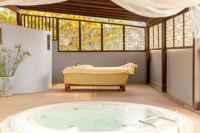 Na cestě po Thajsku & Hotel Katathani Phuket Beach Resort
