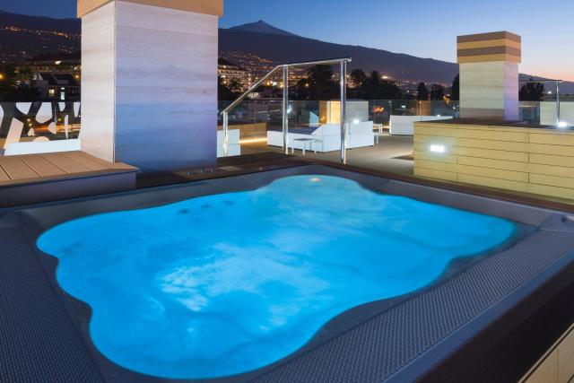 Atlantic Mirage Suites