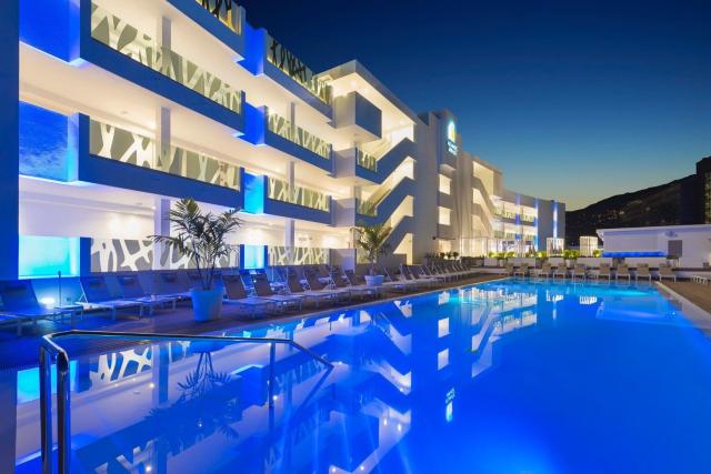 Atlantic Mirage Suites