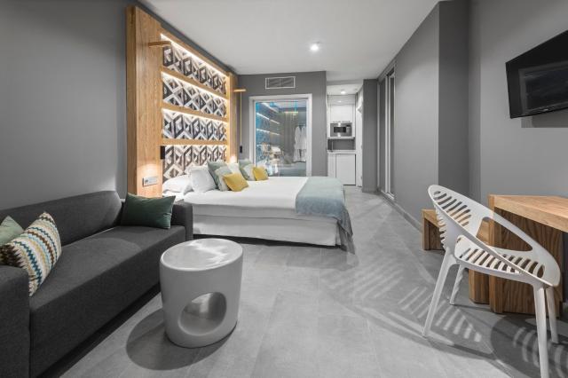 Atlantic Mirage Suites