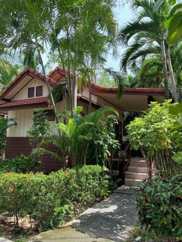 Coco Palm Beach Resort
