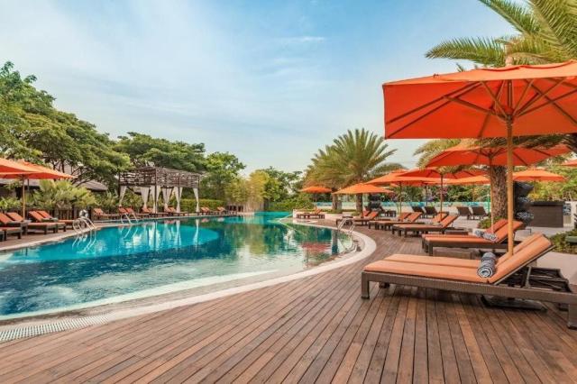 Crimson Resort & Spa Mactan