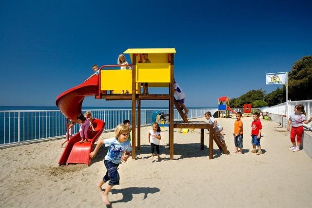 Lanterna Resort