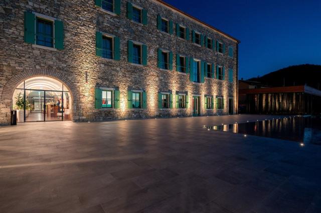 Roxanich Winery & Design Hotel
