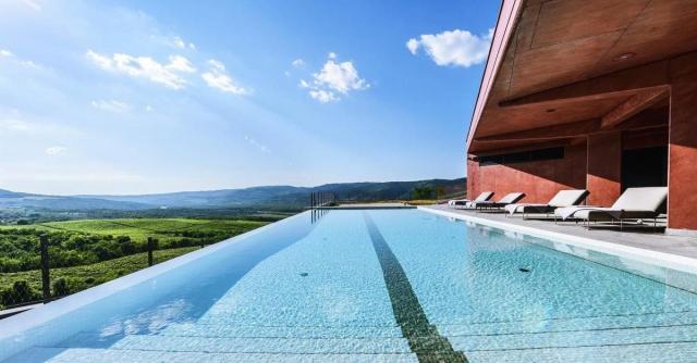 Roxanich Winery & Design Hotel