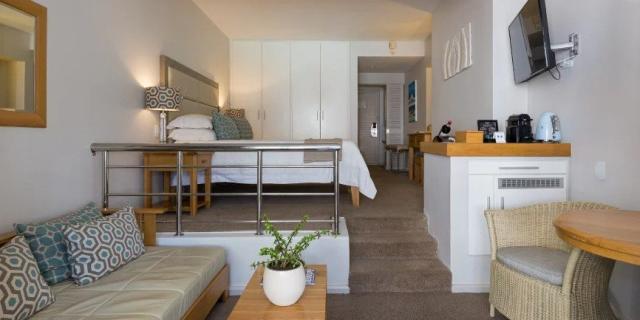 Hotel The Bay