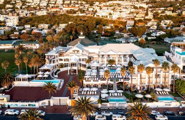 Hotel The Bay