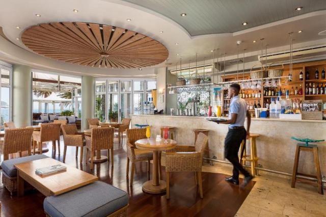 Hotel The Bay
