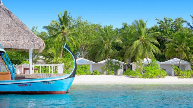 Hotel Sandies Bathala Resort