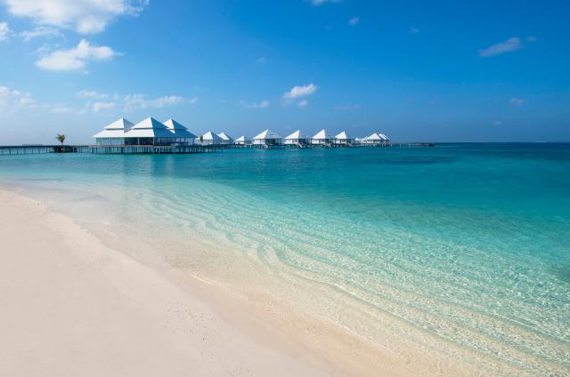 Diamonds Thudufushi Beach & Water Villas