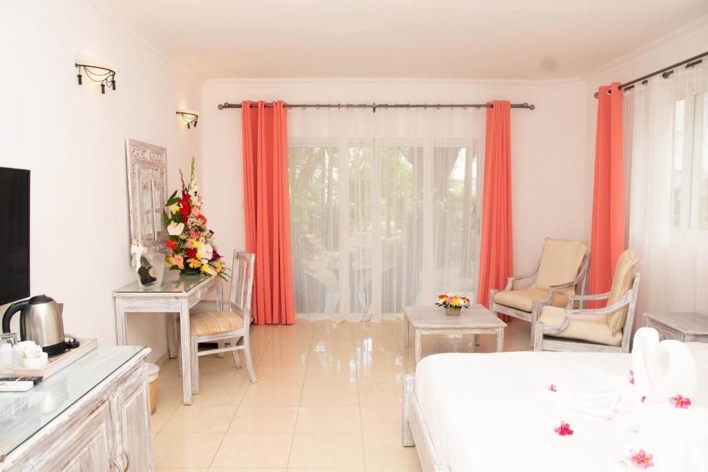 Hotel Hibiscus Beach Resort & Spa