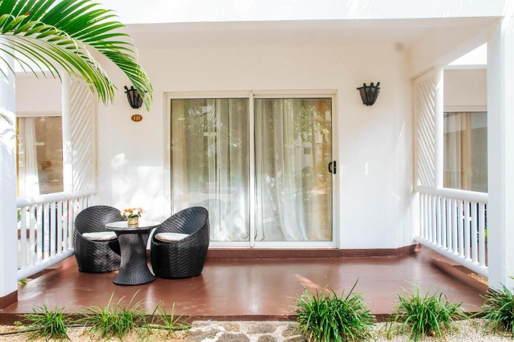 Hotel Hibiscus Beach Resort & Spa