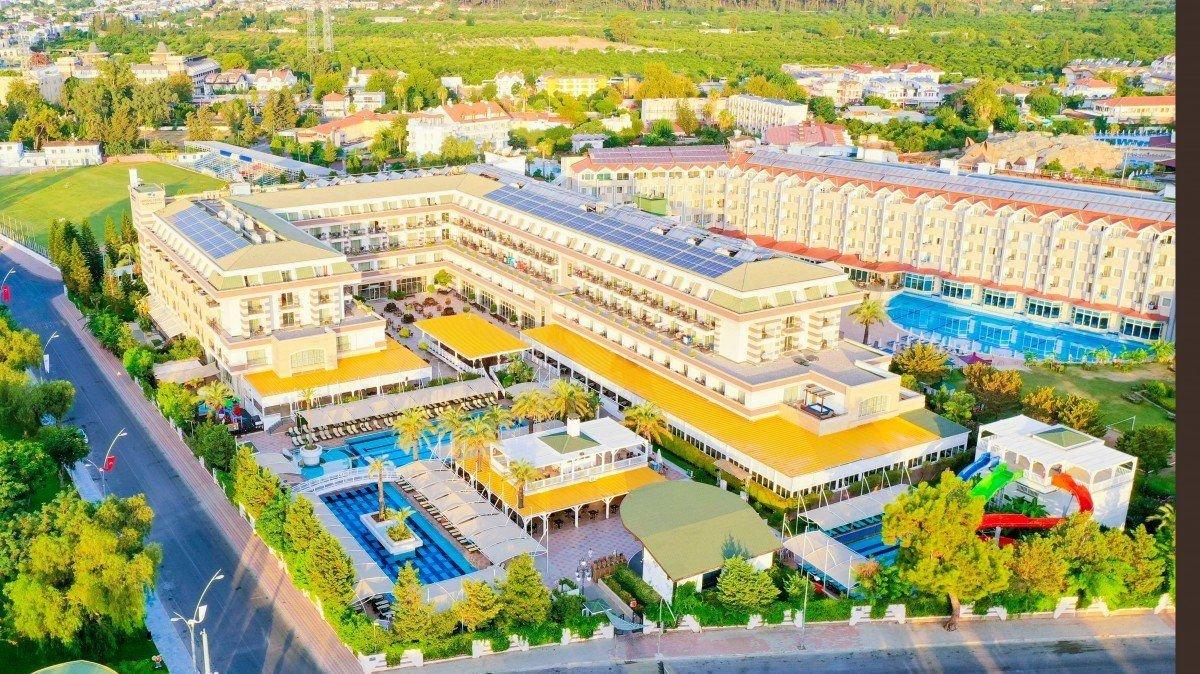 Hotel Crystal De Luxe