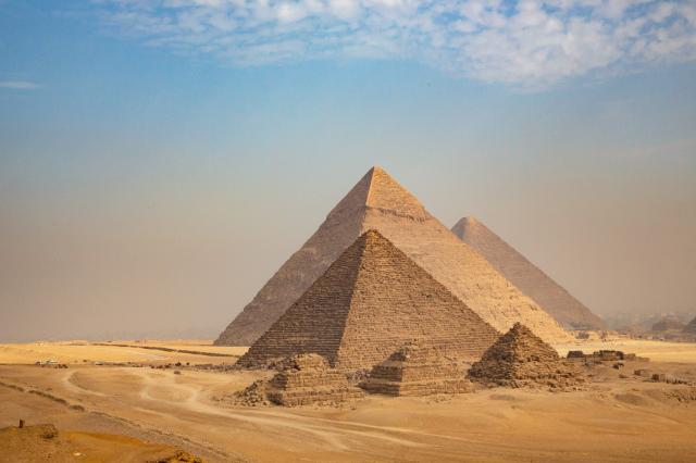 Pyramidy v Gíze