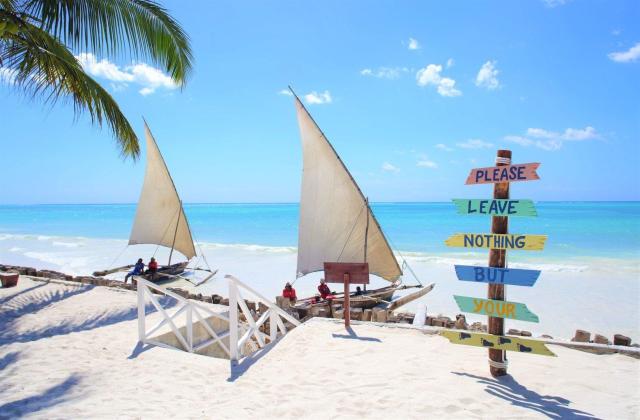 Hotel Sultan Sands Island Resort