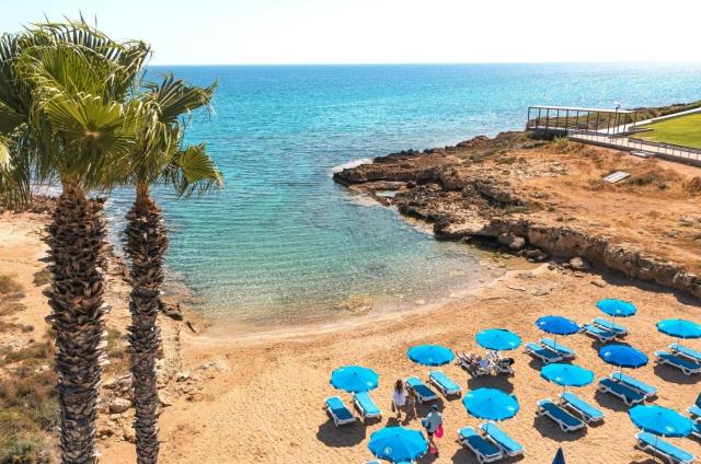 Hotel Louis Althea Beach