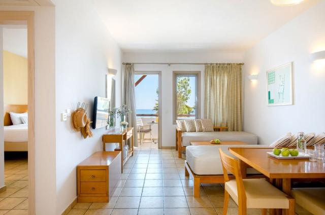 Hotel Louis Althea Beach