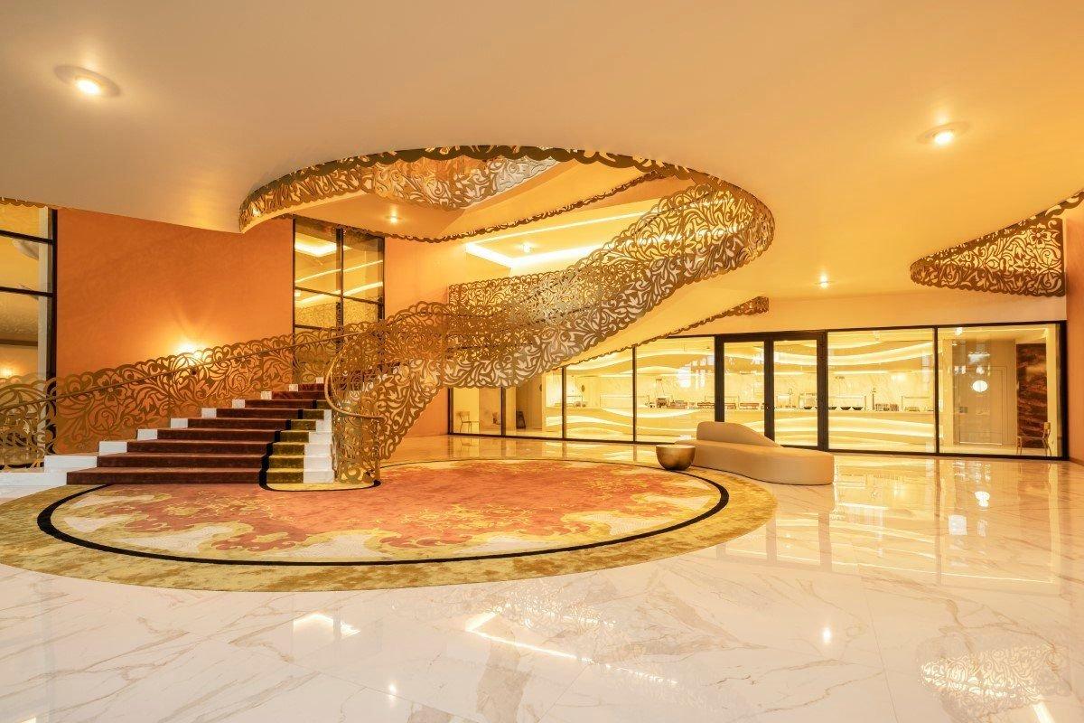 Hotel Savoy Palace