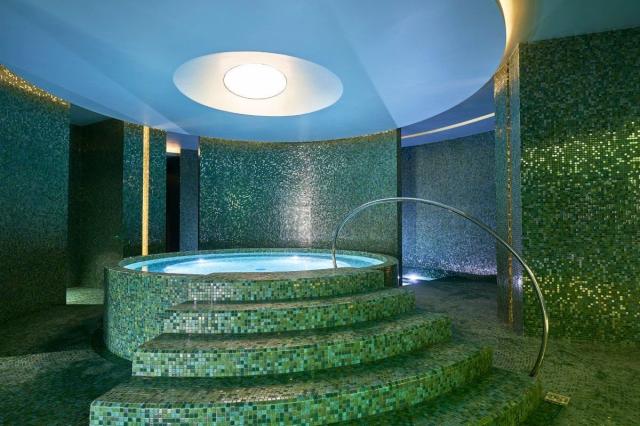 Hotel Savoy Palace