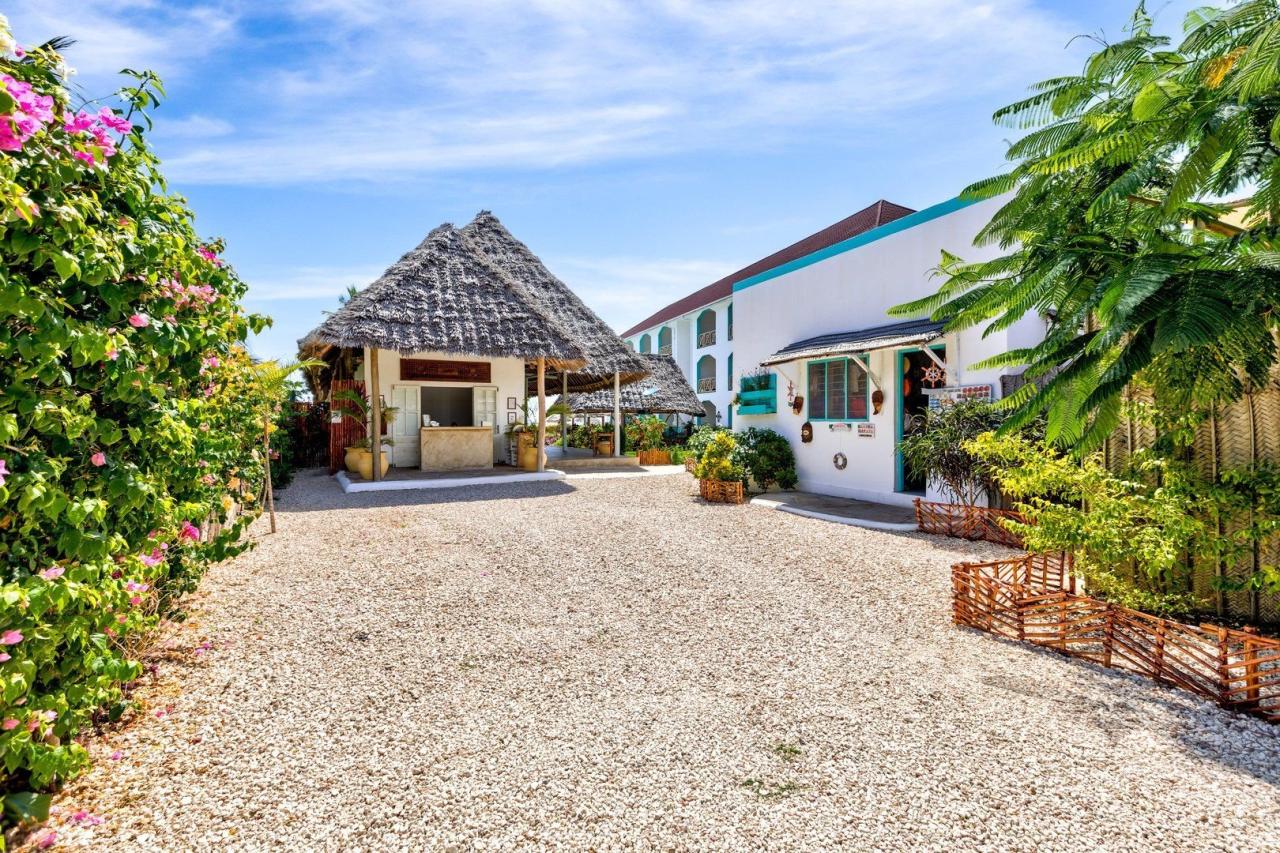 Hotel AHG Sun Bay Mlilile Beach