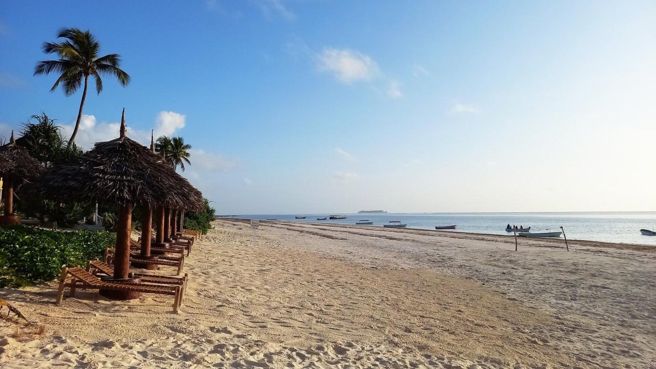 Hotel AHG Sun Bay Mlilile Beach