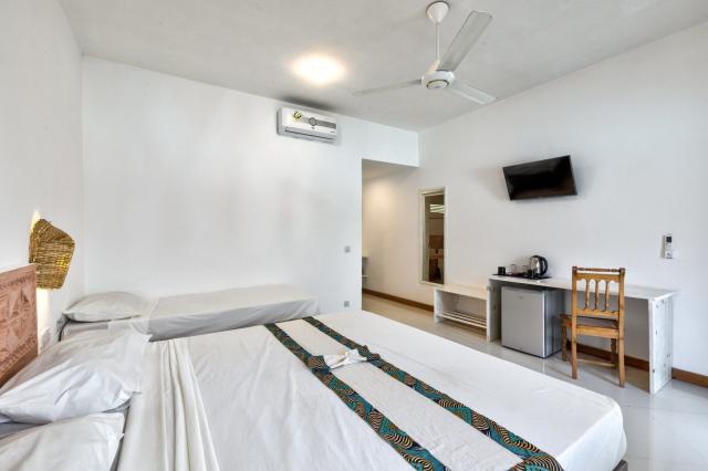 Hotel AHG Sun Bay Mlilile Beach