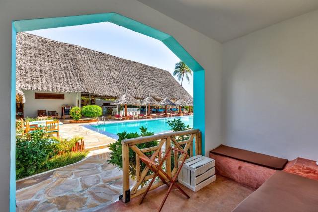 Hotel AHG Sun Bay Mlilile Beach